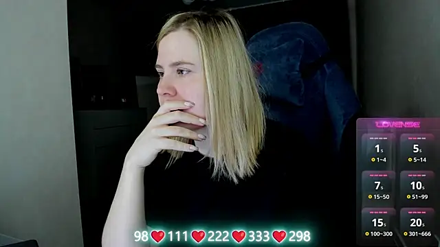 Olivia Munk online show from 04/24/26, 05:21