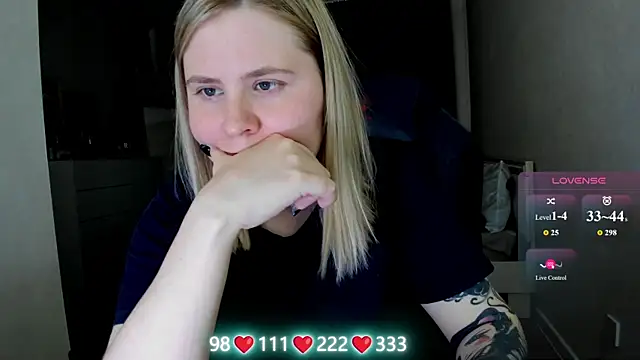 Snapshot of Olivia_Munk chatting on 05/22/26, 04:01 Olivia Munk online show from 05/22/26, 04:01