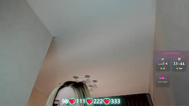 Snapshot of Olivia_Munk chatting on 05/27/26, 04:09 Olivia Munk online show from 05/27/26, 04:09