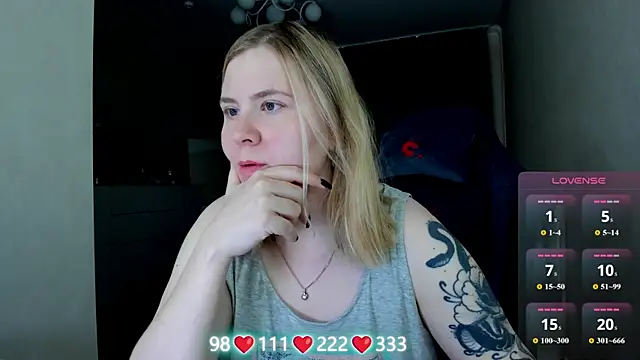 Snapshot of Olivia_Munk chatting on 06/07/26, 04:05 Olivia Munk online show from 06/07/26, 04:05