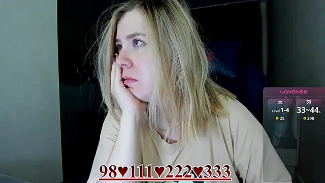 Snapshot of Olivia_Munk chatting on 06/19/26, 07:56 Olivia Munk online show from 06/19/26, 07:56