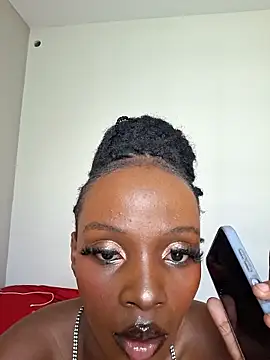 Kamdollie online show from 12/15/25, 06:17