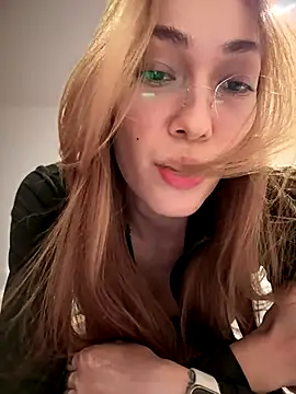 MichelleFerry  online show from 10/01/25, 01:44