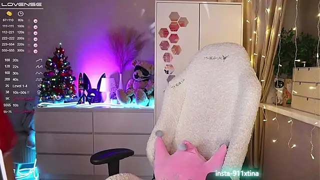 Break-me-Shake-me online show from 12/28/24, 10:13