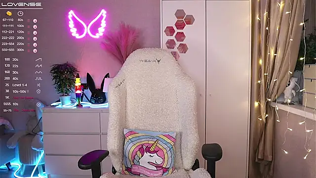 Break-me-Shake-me online show from 01/29/25, 01:37