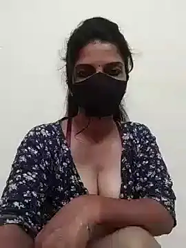 Snapshot of Shuttii_25 chatting on 12/06/24, 05:55 Shuttii 25 online show from 12/06/24, 05:55