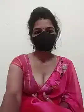 Snapshot of Shuttii_25 chatting on 12/21/24, 04:41 Shuttii 25 online show from 12/21/24, 04:41