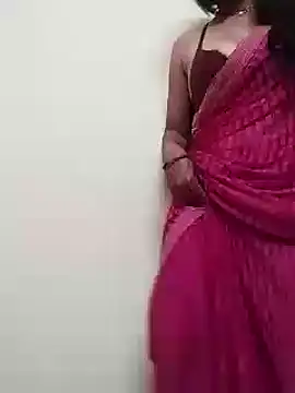 Snapshot of Shuttii_25 chatting on 12/23/24, 07:49 Shuttii 25 online show from 12/23/24, 07:49