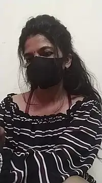 Snapshot of Shuttii_25 chatting on 02/24/25, 06:16 Shuttii 25 online show from 02/24/25, 06:16