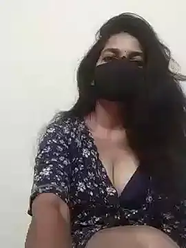 Snapshot of Shuttii_25 chatting on 03/04/25, 07:30 Shuttii 25 online show from 03/04/25, 07:30