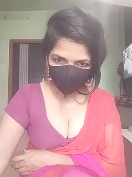 Snapshot of Shuttii_25 chatting on 10/29/25, 05:53 Shuttii 25 online show from 10/29/25, 05:53