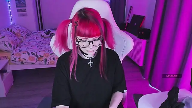 Yumi Youkai online show from 12/22/25, 08:55