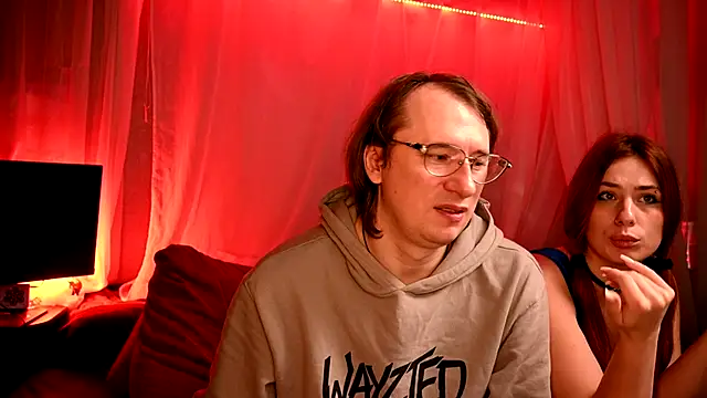 Claudia and elon  online show from 10/20/25, 08:48