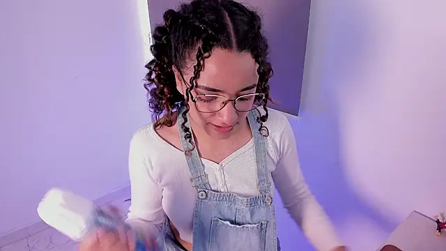 DAHLIA BROWNIE online show from 03/14/25, 07:55