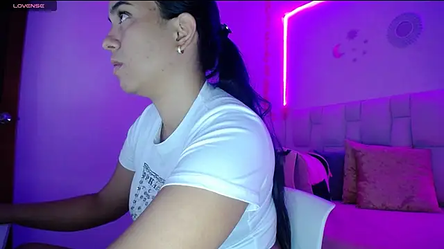 tiffany  pink online show from 01/31/25, 07:40