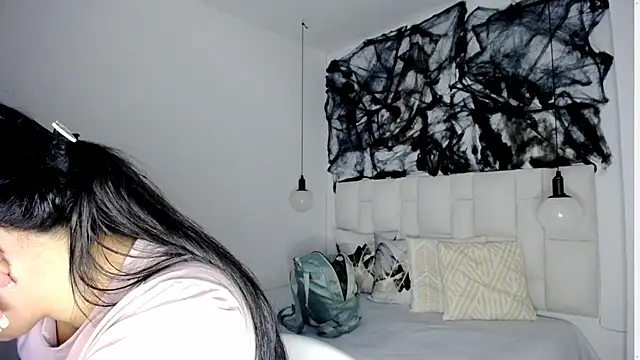 tiffany  pink online show from 10/12/25, 07:57