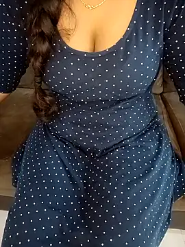 Mounika25 online show from 03/08/25, 08:57