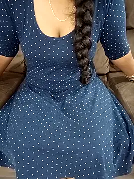 Mounika25 online show from 10/24/25, 08:00