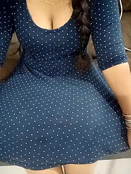 Mounika25 online show from 11/20/25, 08:58