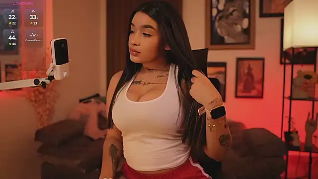 HannahW  online show from 12/08/24, 03:24