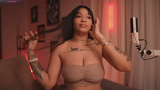 HannahW  online show from 02/08/26, 03:26