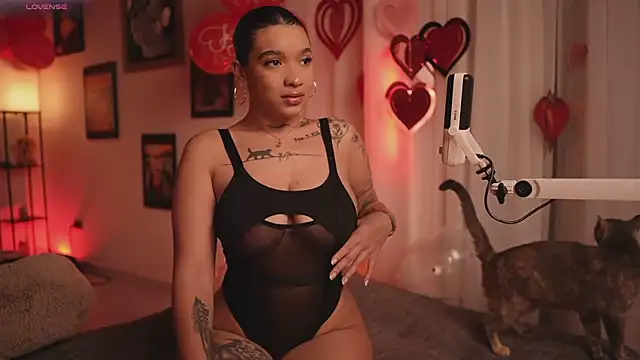 HannahW  online show from 02/18/26, 10:06