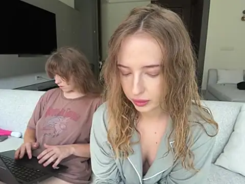 Nura n Sarah online show from 03/13/26, 05:03