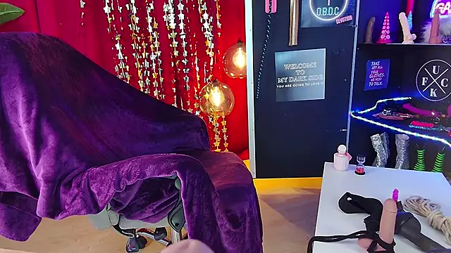 Snapshot of iammistress chatting on 01/22/25, 02:14 iammistress online show from 01/22/25, 02:14