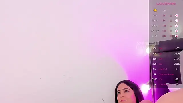 smiling  girl2 online show from 02/09/25, 06:37