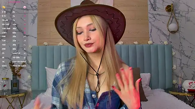 Snapshot of CarolReeves chatting on 02/28/25, 05:59 CarolReeves online show from 02/28/25, 05:59