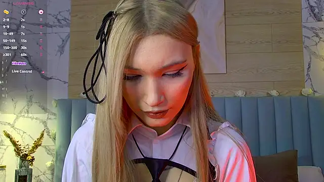 Snapshot of CarolReeves chatting on 03/10/25, 06:05 CarolReeves online show from 03/10/25, 06:05