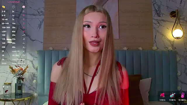 Snapshot of CarolReeves chatting on 03/13/25, 06:05 CarolReeves online show from 03/13/25, 06:05