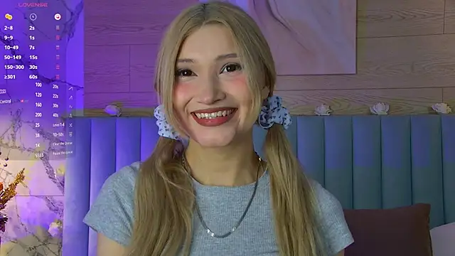 Snapshot of CarolReeves chatting on 03/16/25, 05:47 CarolReeves online show from 03/16/25, 05:47