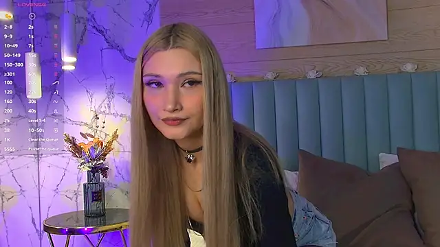 Snapshot of CarolReeves chatting on 03/19/25, 09:06 CarolReeves online show from 03/19/25, 09:06