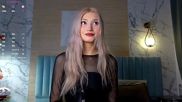 Snapshot of CarolReeves chatting on 09/21/25, 05:31 CarolReeves online show from 09/21/25, 05:31