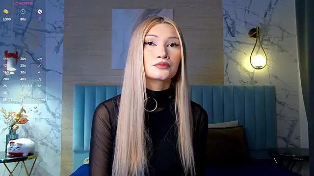 Snapshot of CarolReeves chatting on 10/09/25, 05:49 CarolReeves online show from 10/09/25, 05:49