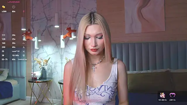 Snapshot of CarolReeves chatting on 10/24/25, 06:10 CarolReeves online show from 10/24/25, 06:10