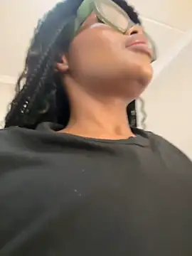 Snapshot of Neelo-Smith chatting on 02/23/25, 09:59 Neelo-Smith online show from 02/23/25, 09:59