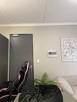 Snapshot of Neelo-Smith chatting on 03/15/25, 05:52 Neelo-Smith online show from 03/15/25, 05:52