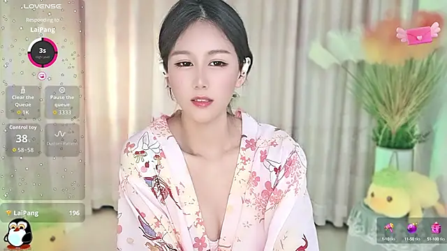 Snapshot of Aimee-520 chatting on 09/10/25, 12:10 Aimee-520 online show from 09/10/25, 12:10