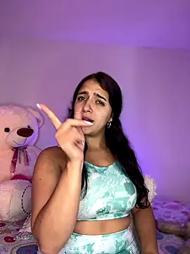 Snapshot of Alicia_Ruiz chatting on 10/28/25, 06:10 Alicia Ruiz online show from 10/28/25, 06:10