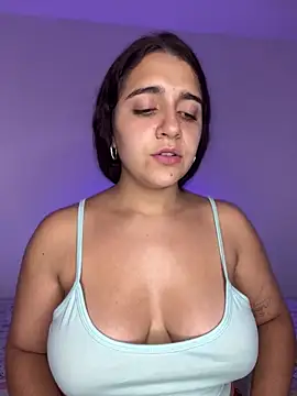 Snapshot of Alicia_Ruiz chatting on 11/24/25, 10:42 Alicia Ruiz online show from 11/24/25, 10:42