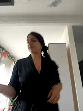 Snapshot of Alicia_Ruiz chatting on 12/02/25, 01:50 Alicia Ruiz online show from 12/02/25, 01:50