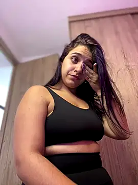 Snapshot of Alicia_Ruiz chatting on 12/16/25, 06:13 Alicia Ruiz online show from 12/16/25, 06:13