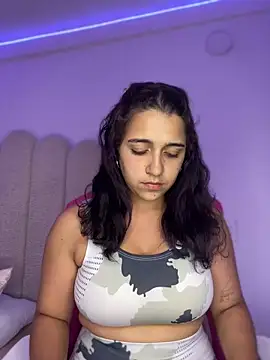 Snapshot of Alicia_Ruiz chatting on 01/05/26, 06:00 Alicia Ruiz online show from 01/05/26, 06:00