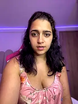 Snapshot of Alicia_Ruiz chatting on 01/07/26, 05:37 Alicia Ruiz online show from 01/07/26, 05:37