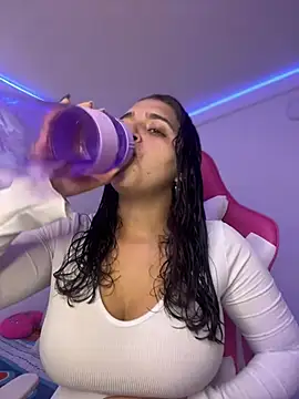 Snapshot of Alicia_Ruiz chatting on 02/19/26, 06:04 Alicia Ruiz online show from 02/19/26, 06:04