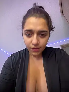 Alicia Ruiz online show from 07/25/26, 12:03