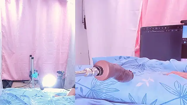 Aleska James online show from 09/20/25, 12:39