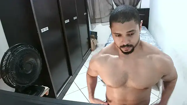 Snapshot of Brian_Aries chatting on 02/18/25, 03:53 Brian Aries online show from 02/18/25, 03:53